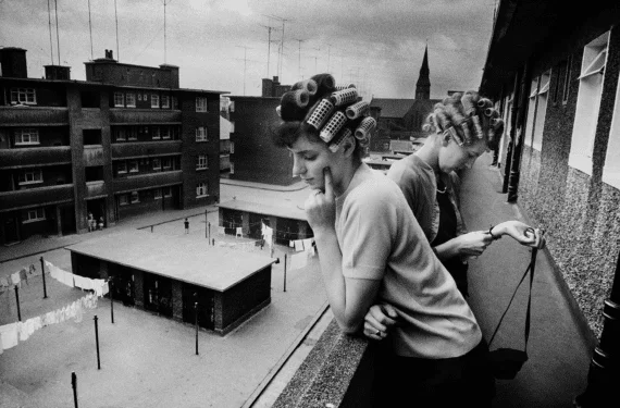 Dublin, Girls before an evening out, 1963