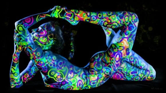 Illuminated Bodies: Bodypaint