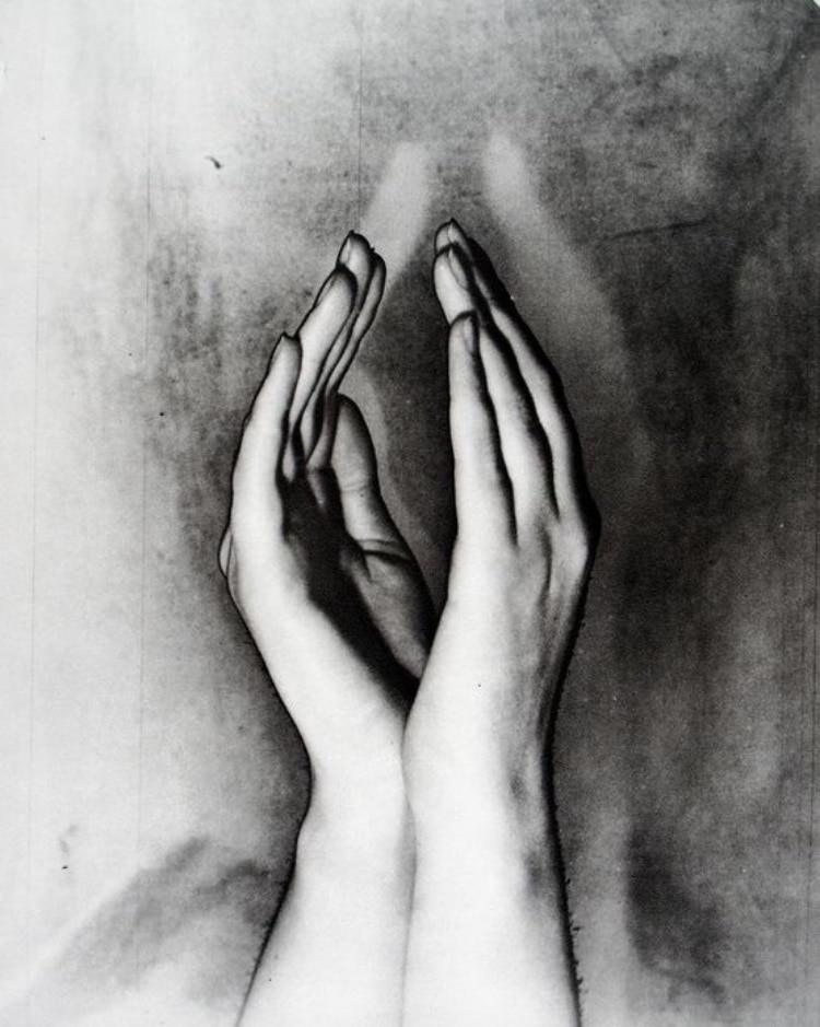 Solarized Hands, Amsterdam, 1929, heliogravure – Fotogalerie Roel Sandvoort